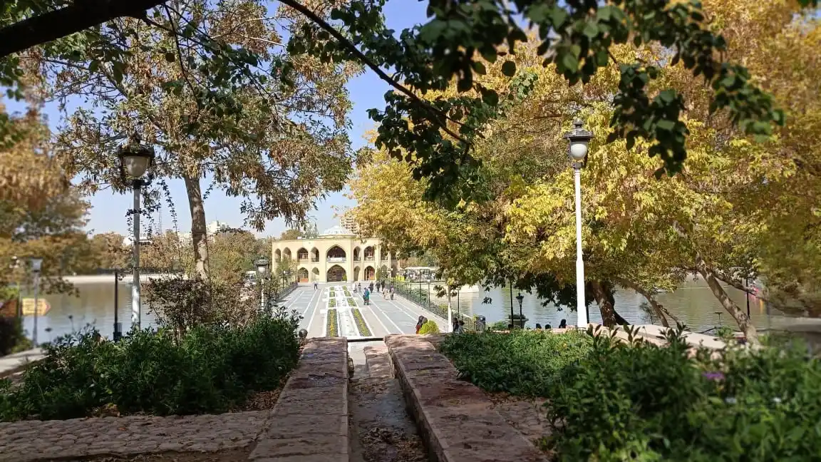 تور تبریز آبان 1404 1 تور تبریز ویژه مهر ماه 1404 ستاره شرق آذرگشت مجری اصلی تور تبریز